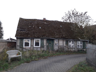 Wohnhaus Straßenansicht