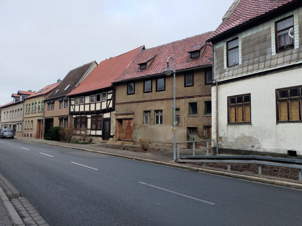 Straßenansicht mit Blick Richtung Süden