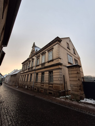 Gebäudeansicht von der Unteren Hauptstraße