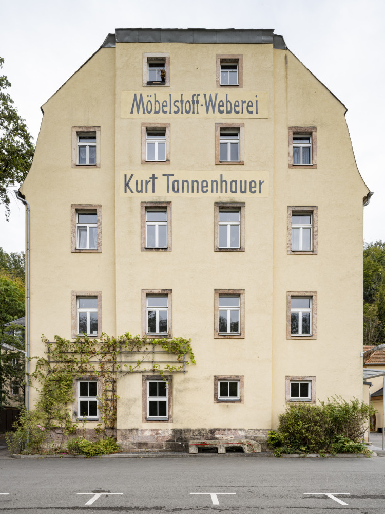 Schriftzug an der Baumwollspinnerei C. G. Vogelsang (K. Weberei K.Tannenhauer) in Niederwiesa/Braunsdorf