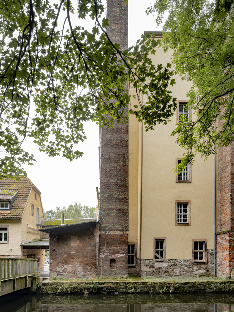 Graben und Esse Baumwollspinnerei C. G. Vogelsang (K. Weberei K.Tannenhauer) in Niederwiesa/Braunsdorf