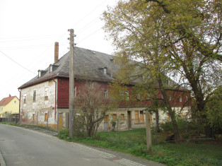 Forsthaus Pöllwitz, Ostfassade