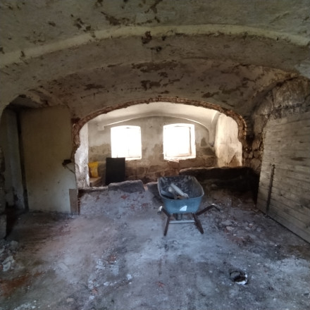 Zustand Stall mit freigelegtem Gewölbe, September 2021