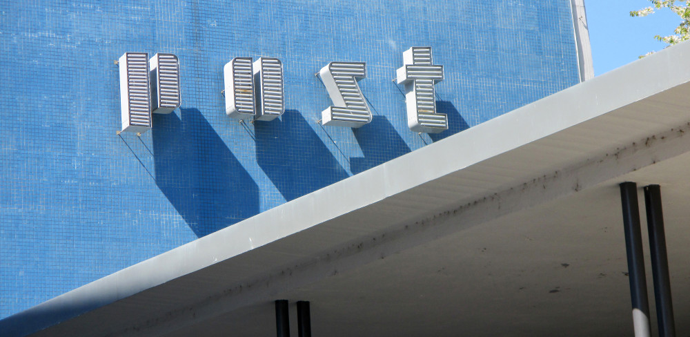 Detailansicht Schriftzug "Post", 2019