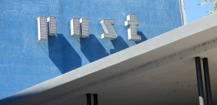 Detailansicht Schriftzug "Post", 2019