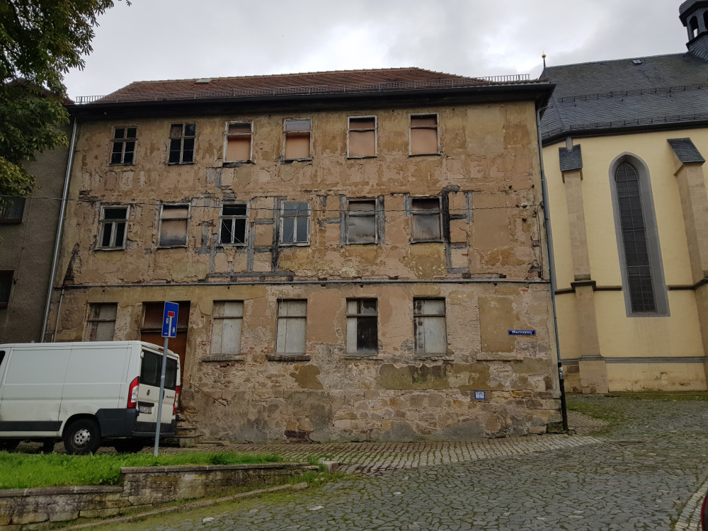 Platzansicht Hauptfassade