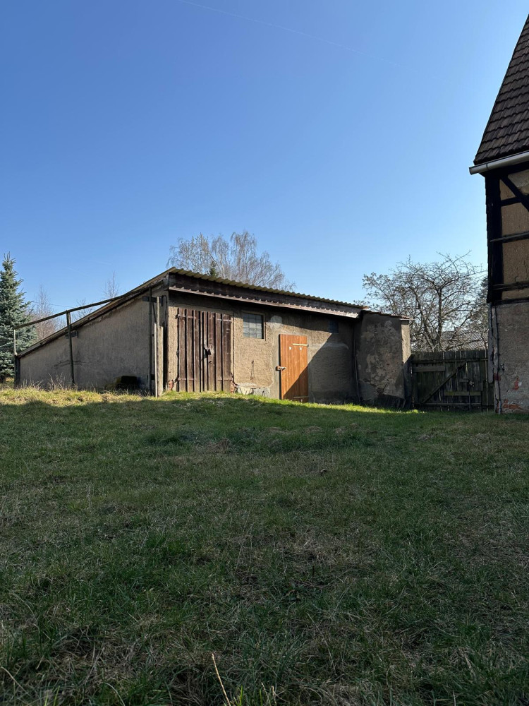 unterkellerter Schuppen mit Hoftor