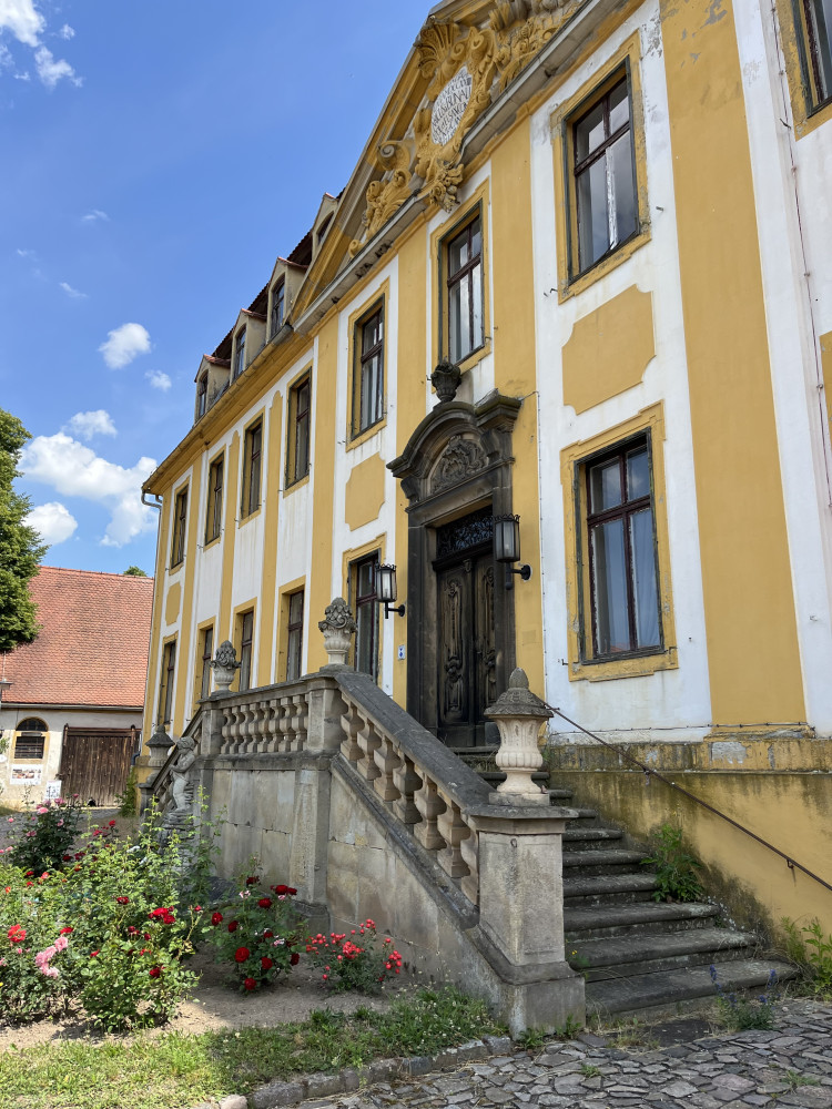 Freitreppe zum Hauptportal des Schlosses, Westseite