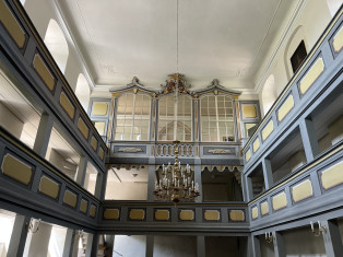 Blick in den Kirchenraum Richtung Westen, Emporen, Patronats- und Herrschaftslogen