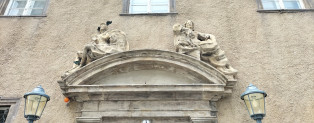 Portalfiguren: Merkur und Strenia