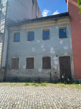 Uferstraße 7, Vorderseite