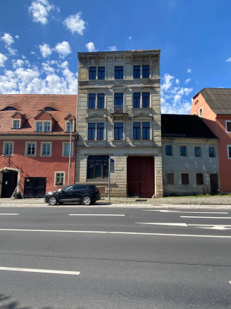 Uferstraße 8, Vorderseite