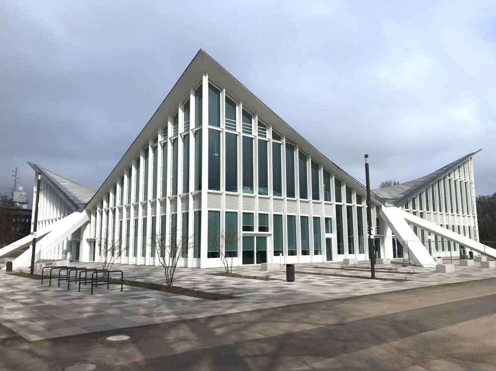Außenansicht Hyparschale Magdeburg, Stand März 2025
