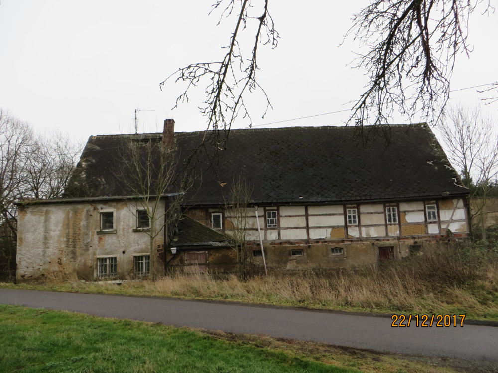 Wohnhaus  mit  Anbau  und   ehemaligen  Backofen