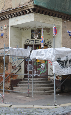 Eckeingang zur ehemaligen Gastwirtschaft