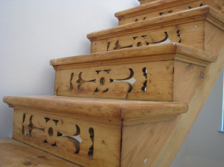 Aufgearbeitete Bodentreppe