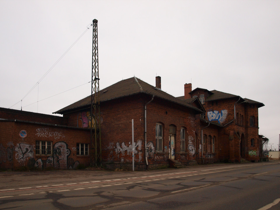 Das Empfangsgebäude (2011)