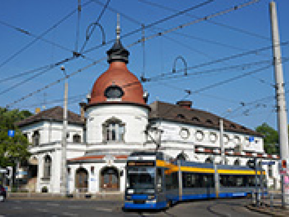 Felsenkeller mit Straßenbahn