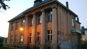 Baumwollspinnerei Gebrüder Meister (Blauhaus) in Erdmannsdorf ("blaue Fabrik")