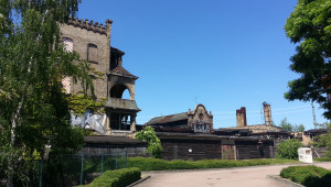 Pianoforte-Mechaniken-Fabrik, seitliche Ansicht von links