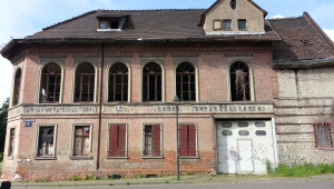 Südseite des gebäudes (fehlendes dach durch Granateneinschlag 1945)