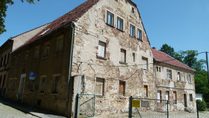 Illumination der Schwesternhäuser durch die Dresdner Künstlerin Andrea Hilger