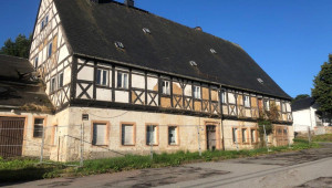 Erbgericht Falkenbach: Gasthof mit Saalanbau und Seitengebäude