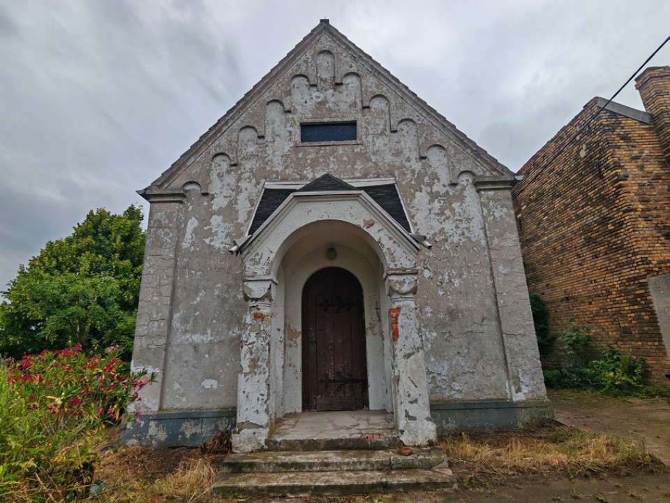 Vorderansicht der Kapelle