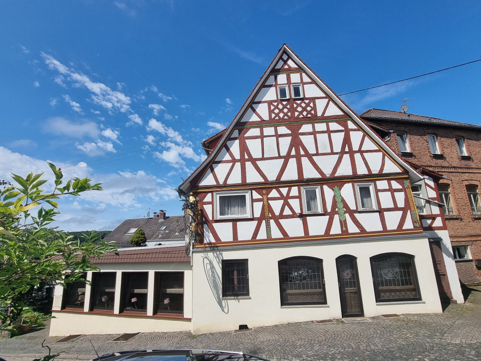 Historischer Schützenhof in nGlashütten-Schloßborn im Taunus